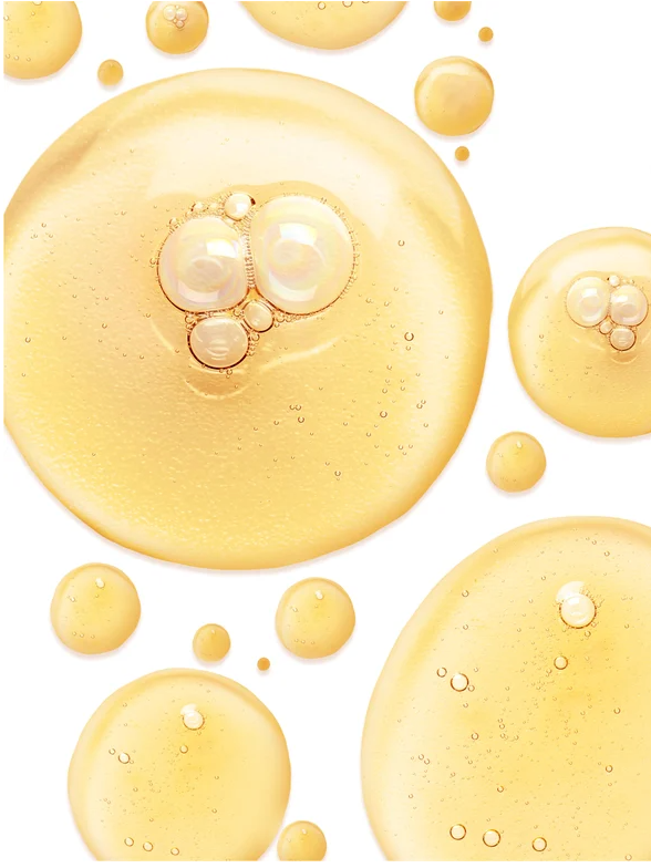 Antioxidant Ginkgo Gel Booster close-up of golden gel droplets highlighting its refreshing texture.